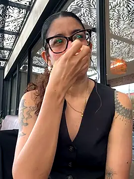 Snapshot of ValeriEvan chatting on 10-05-25, 02:19 ValeriEvan online show from 10-05-25, 02:19