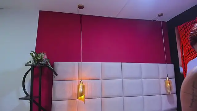 Amberluy online show from 04-17-26, 07:49