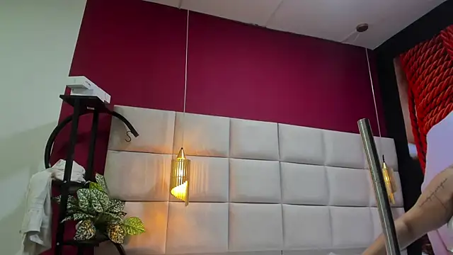 Amberluy online show from 04-09-26, 06:47