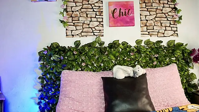 Cassie fletcher  online show from 03-08-25, 09:40