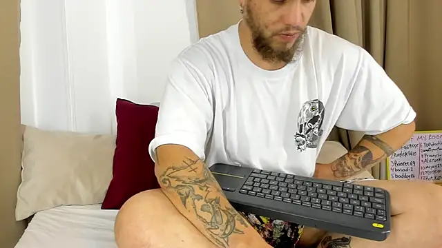 Beard xox online show from 02-08-25, 10:29