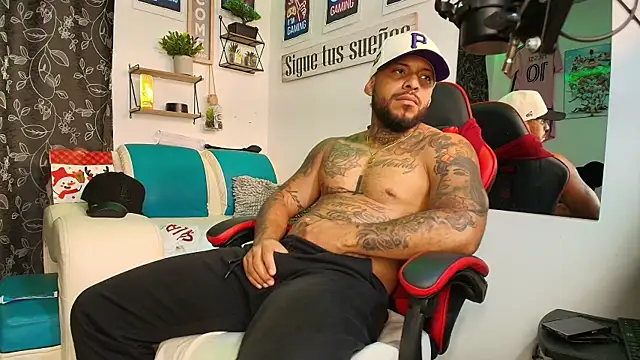 Leenar Key online show from 11-14-25, 01:09