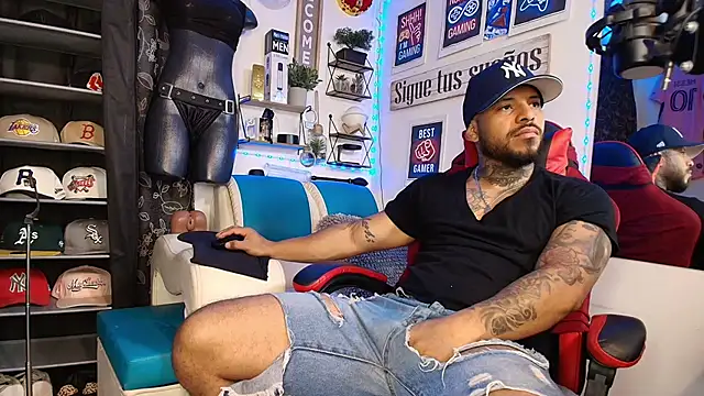 Leenar Key online show from 02-12-26, 02:28