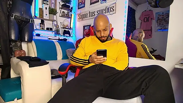 Leenar Key online show from 02-22-26, 10:06