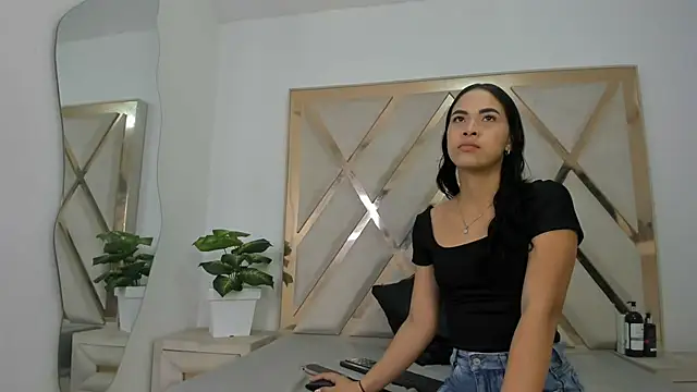 Snapshot of MaiteHT chatting on 10-08-25, 10:10 MaiteHT online show from 10-08-25, 10:10