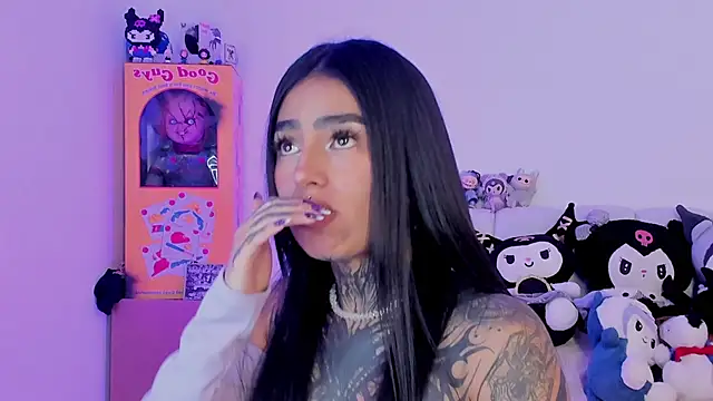 Snapshot of shadowcatt_ chatting on 11-25-25, 07:14 shadowcatt online show from 11-25-25, 07:14