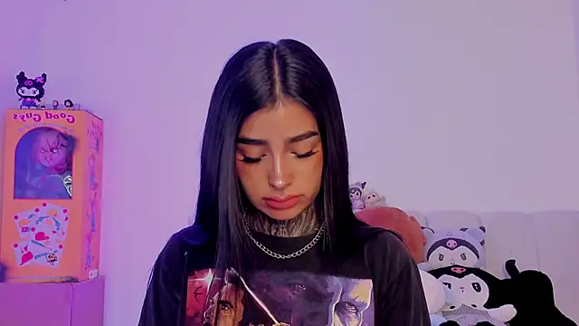 Snapshot of shadowcatt_ chatting on 10-04-25, 08:43 shadowcatt online show from 10-04-25, 08:43