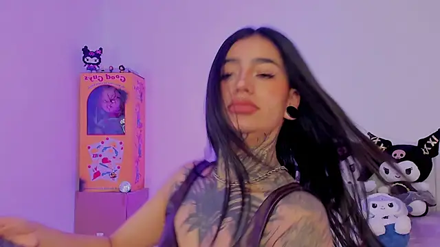 Snapshot of shadowcatt_ chatting on 10-25-25, 03:01 shadowcatt online show from 10-25-25, 03:01