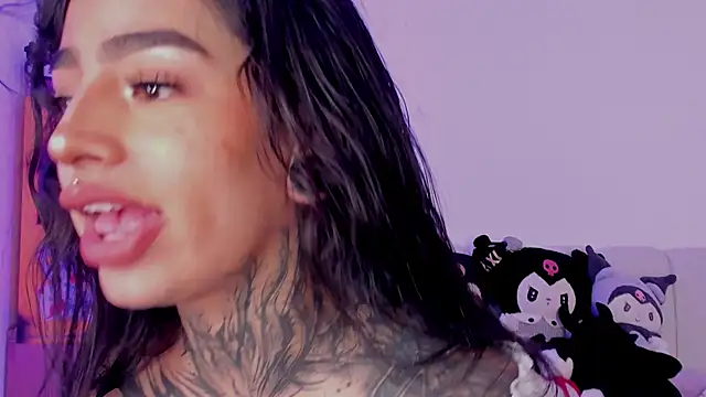 Snapshot of shadowcatt_ chatting on 11-05-25, 05:27 shadowcatt online show from 11-05-25, 05:27