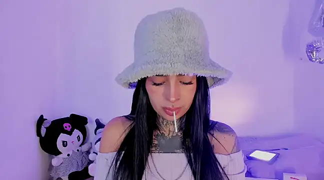 Snapshot of shadowcatt_ chatting on 02-21-25, 11:43 shadowcatt online show from 02-21-25, 11:43