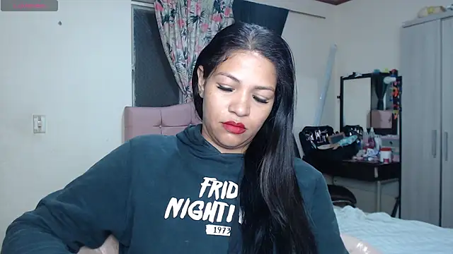 Snapshot of makennaa_ chatting on 07-20-26, 10:39 makennaa online show from 07-20-26, 10:39