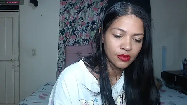 Snapshot of makennaa_ chatting on 07-04-26, 10:10 makennaa online show from 07-04-26, 10:10