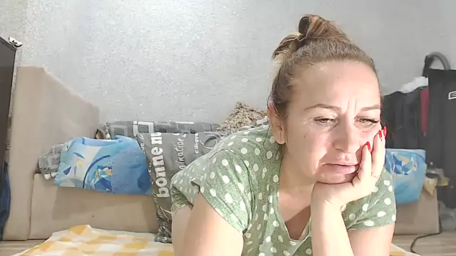 Vika  online show from 10-18-25, 03:08