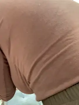 Shirato hana online show from 02-17-25, 02:20