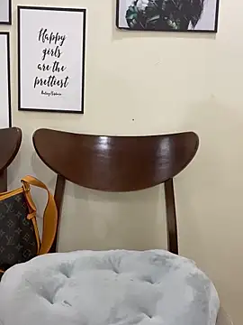 Shirato hana online show from 02-18-25, 02:27