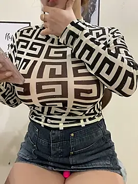 Shirato hana online show from 02-07-25, 01:04