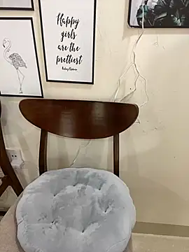 Shirato hana online show from 03-06-25, 01:37