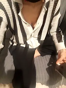 Snapshot of xaleyna36 chatting on 09-25-25, 08:15 xaleyna36 online show from 09-25-25, 08:15