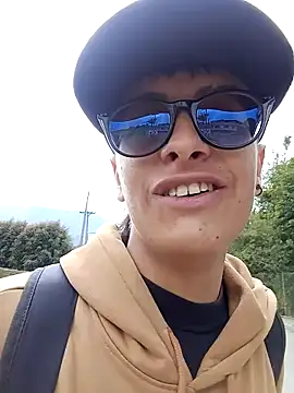 Snapshot of Cuervo_maniaco chatting on 12-17-24, 06:42 Cuervo maniaco online show from 12-17-24, 06:42