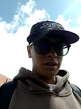 Snapshot of Cuervo_maniaco chatting on 01-03-25, 06:03 Cuervo maniaco online show from 01-03-25, 06:03