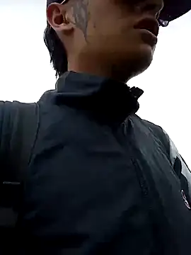 Snapshot of Cuervo_maniaco chatting on 03-05-25, 04:24 Cuervo maniaco online show from 03-05-25, 04:24