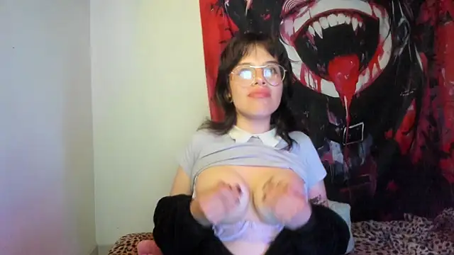 Snapshot of Lucyfx666 chatting on 10-24-25, 04:33 Lucyfx666 online show from 10-24-25, 04:33