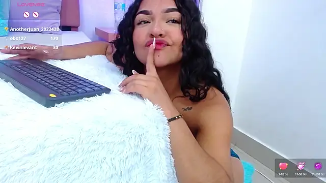 VictoriaBlakee online show from 03-12-25, 06:11