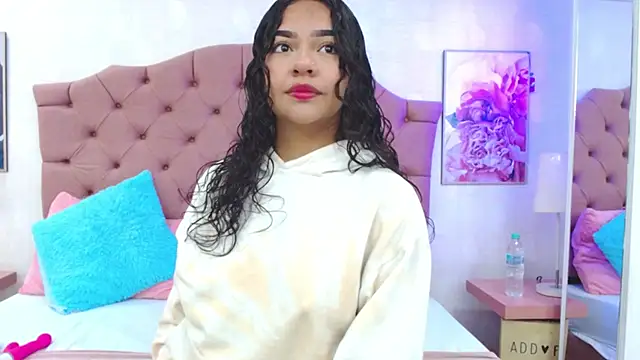 VictoriaBlakee online show from 03-08-25, 11:58