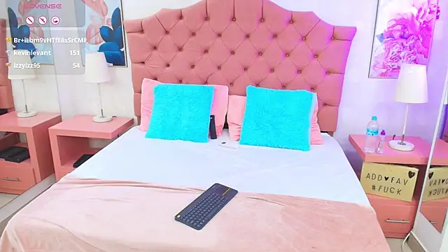 VictoriaBlakee online show from 03-06-25, 06:05