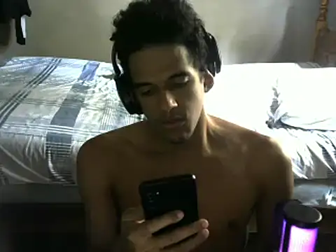 RenziTatte online show from 02-04-25, 01:06