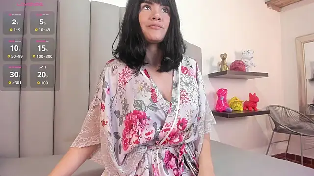 Snapshot of luccy21_ chatting on 10-25-25, 02:28 luccy21  online show from 10-25-25, 02:28