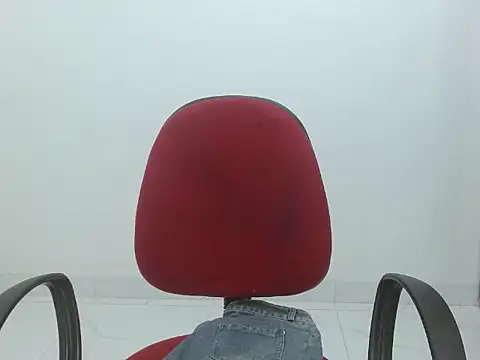 Snapshot of Jikey98 chatting on 04-15-26, 12:27 Jikey98 online show from 04-15-26, 12:27