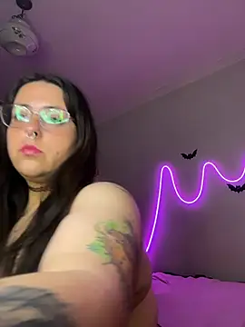 Snapshot of Mizztikaa chatting on 11-02-25, 07:52 Mizztikaa online show from 11-02-25, 07:52