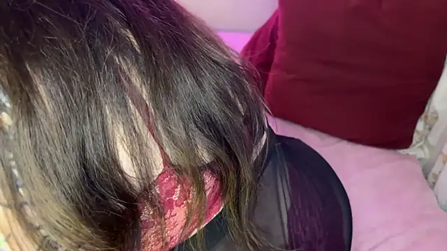 Snapshot of Mizztikaa chatting on 12-14-25, 06:35 Mizztikaa online show from 12-14-25, 06:35