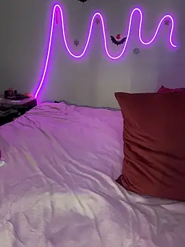 Snapshot of Mizztikaa chatting on 12-21-25, 02:41 Mizztikaa online show from 12-21-25, 02:41