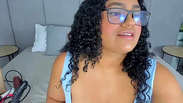 Annie-Wolf online show from 10-10-25, 08:53