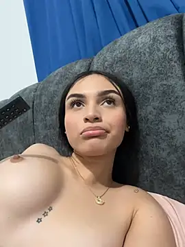 Snapshot of valezole chatting on 07-15-26, 03:02 valezole online show from 07-15-26, 03:02