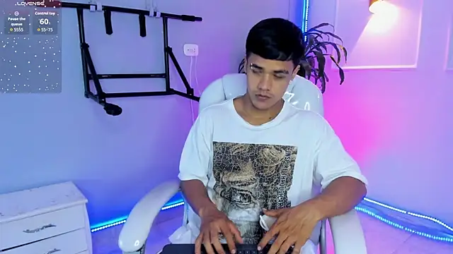 Rob saenz  online show from 11-18-25, 02:53