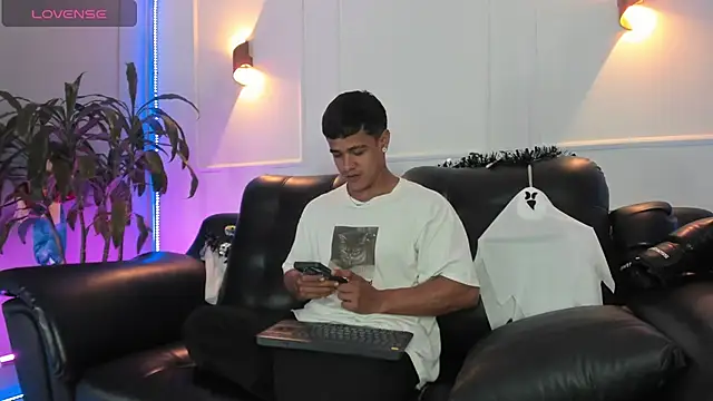 Rob saenz  online show from 10-30-25, 01:53