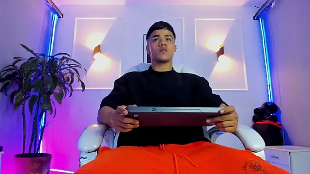 Rob saenz  online show from 11-08-25, 03:37