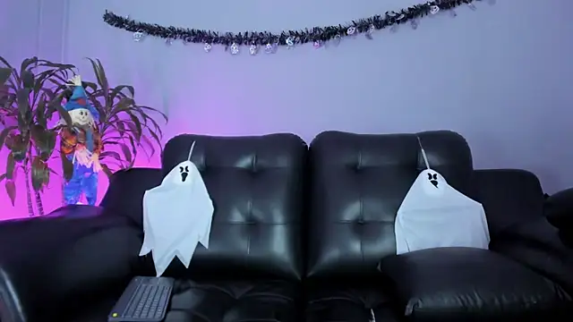 Rob saenz  online show from 10-18-25, 03:47