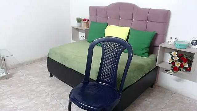 TerezaMendoza  online show from 12-18-24, 08:36