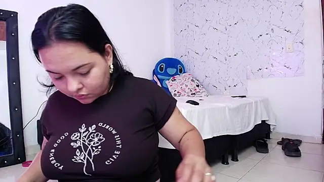 Snapshot of leoytessa_10 chatting on 11-08-25, 01:58 leoytessa 10 online show from 11-08-25, 01:58