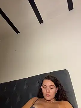 Snapshot of eva_y_marcelo chatting on 04-29-26, 11:36 eva y marcelo online show from 04-29-26, 11:36