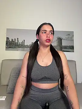 SophieRoyals online show from 04-22-26, 01:40