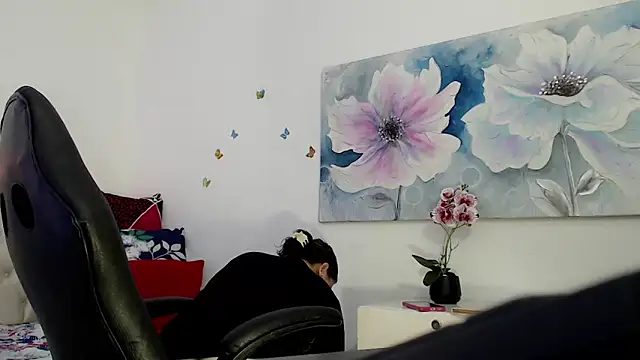 victoria jones online show from 04-14-26, 01:38