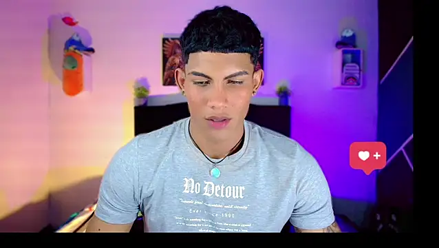 Snapshot of Damian_latinxxx chatting on 03-08-25, 06:10 Damian latinxxx online show from 03-08-25, 06:10