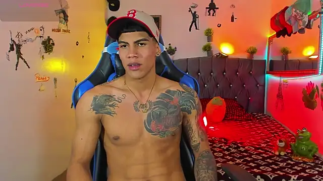 Snapshot of Damian_latinxxx chatting on 09-24-25, 03:35 Damian latinxxx online show from 09-24-25, 03:35