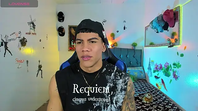 Snapshot of Damian_latinxxx chatting on 09-29-25, 03:13 Damian latinxxx online show from 09-29-25, 03:13