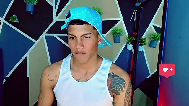 Snapshot of Damian_latinxxx chatting on 02-23-25, 02:29 Damian latinxxx online show from 02-23-25, 02:29